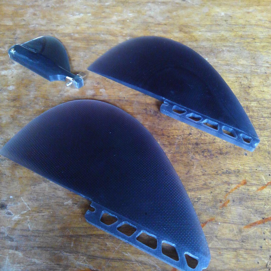 新品・ボロンファイバー製・ビッグハーフムーンキール&ミニセンター・setフィン！