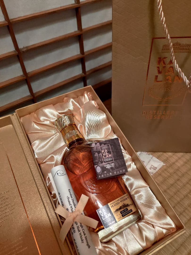 KAVALAN カバラン ウィスキー 新品箱付き　台湾