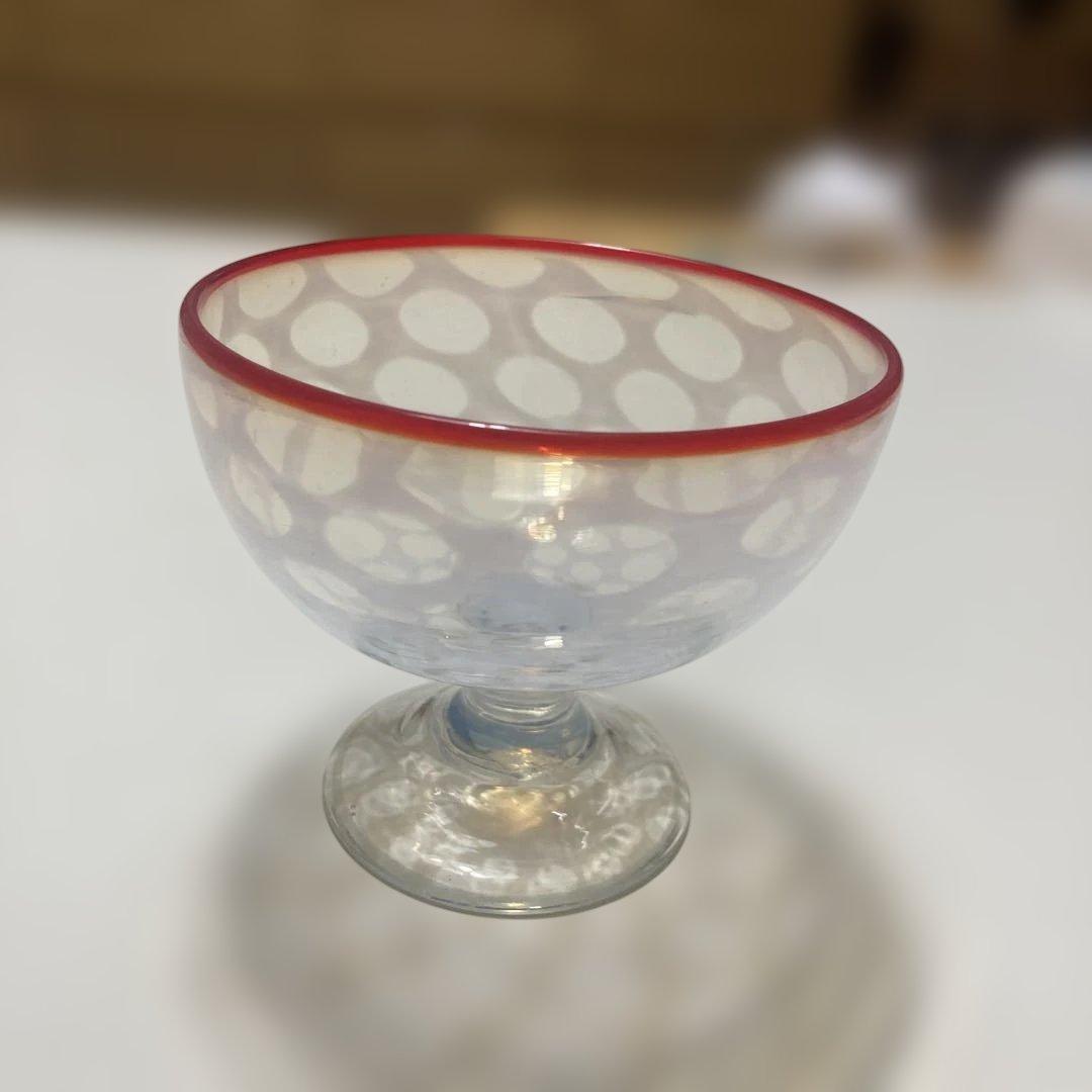 和ガラス　白被せ　水玉模様　高足　カップ　大正昭和初期　レトロモダン
