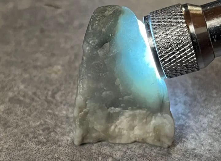 糸魚川青翡翠原石