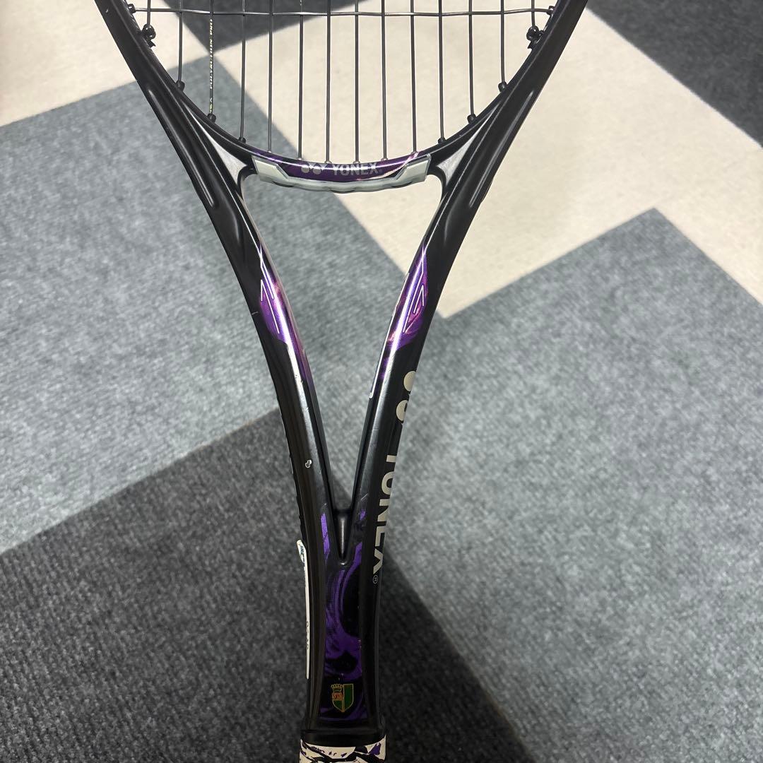 軟式テニスラケット 黒と紫