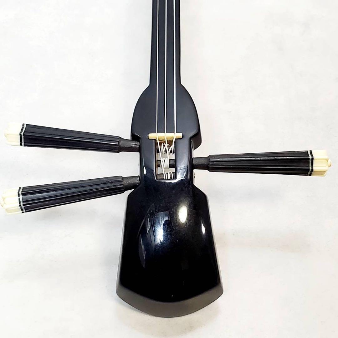 美品 沖縄三線 本蛇皮張り 高級クロコ調ハードケース付き 和楽器 三味線 弦楽器