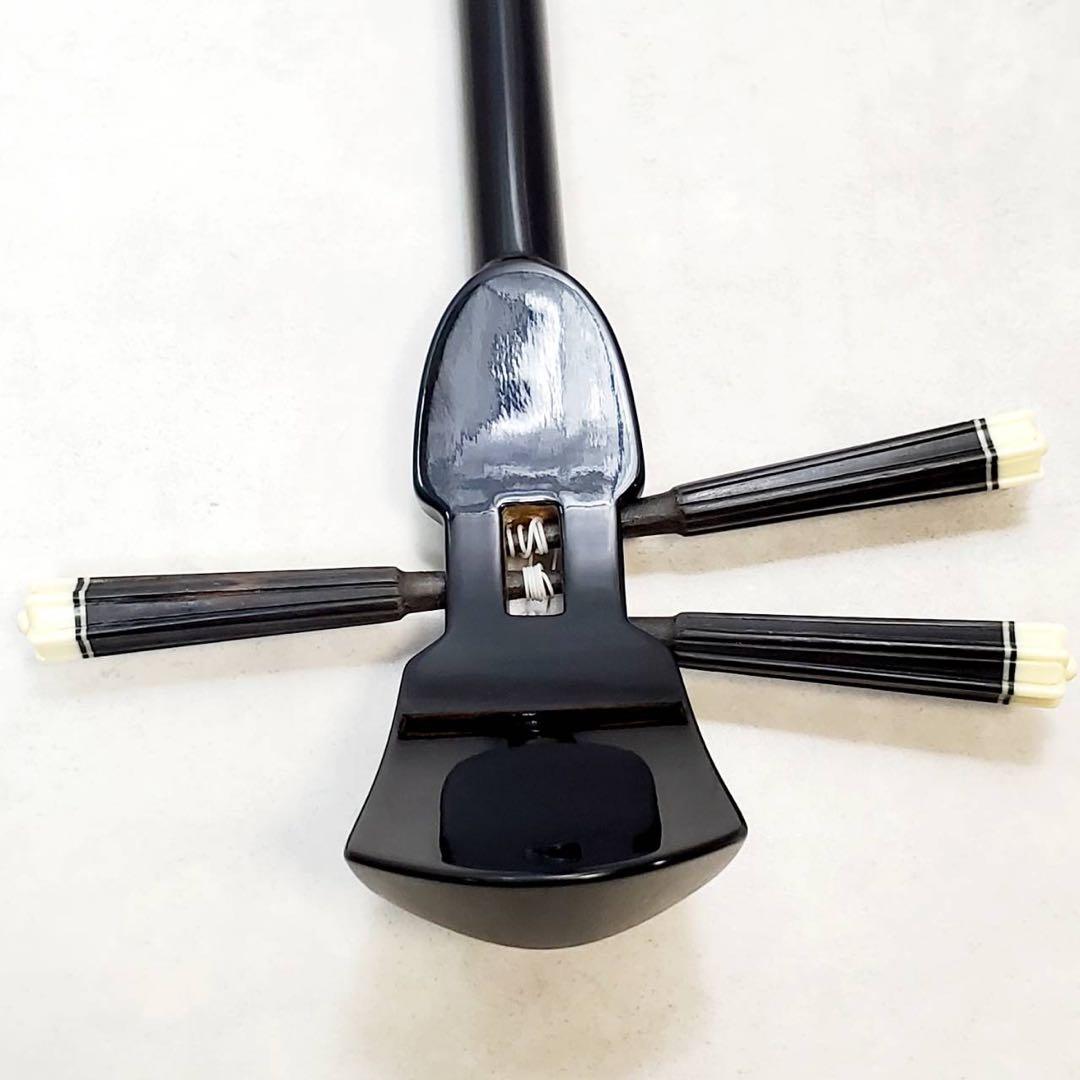 美品 沖縄三線 本蛇皮張り 高級クロコ調ハードケース付き 和楽器 三味線 弦楽器