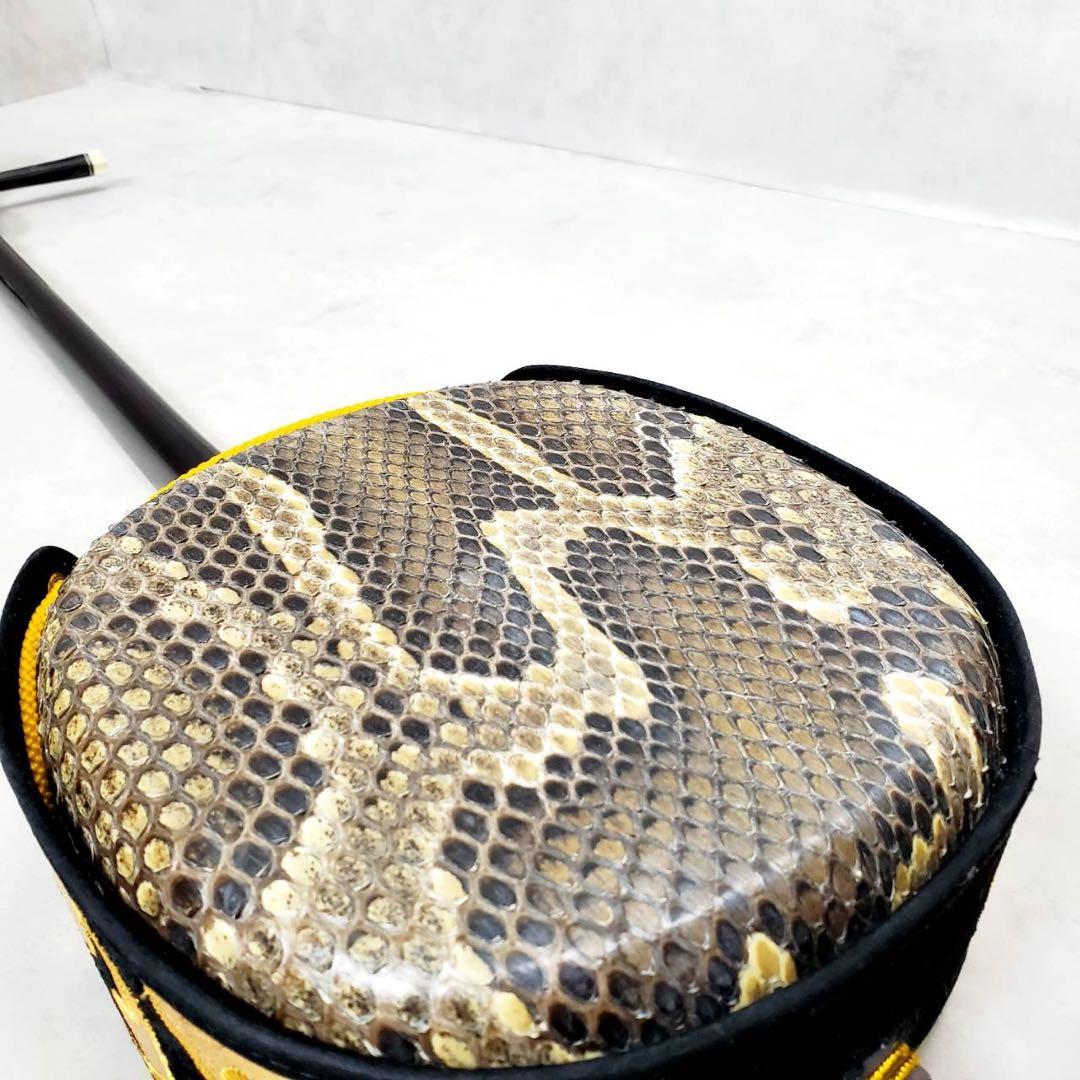 美品 沖縄三線 本蛇皮張り 高級クロコ調ハードケース付き 和楽器 三味線 弦楽器