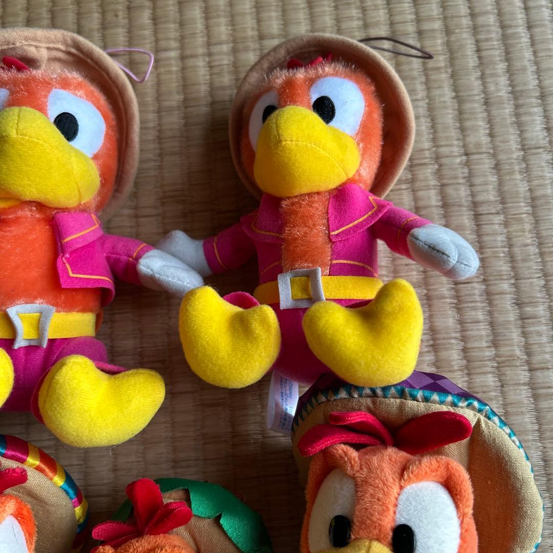 ディズニー パンチート　ぬいぐるみバッジ他