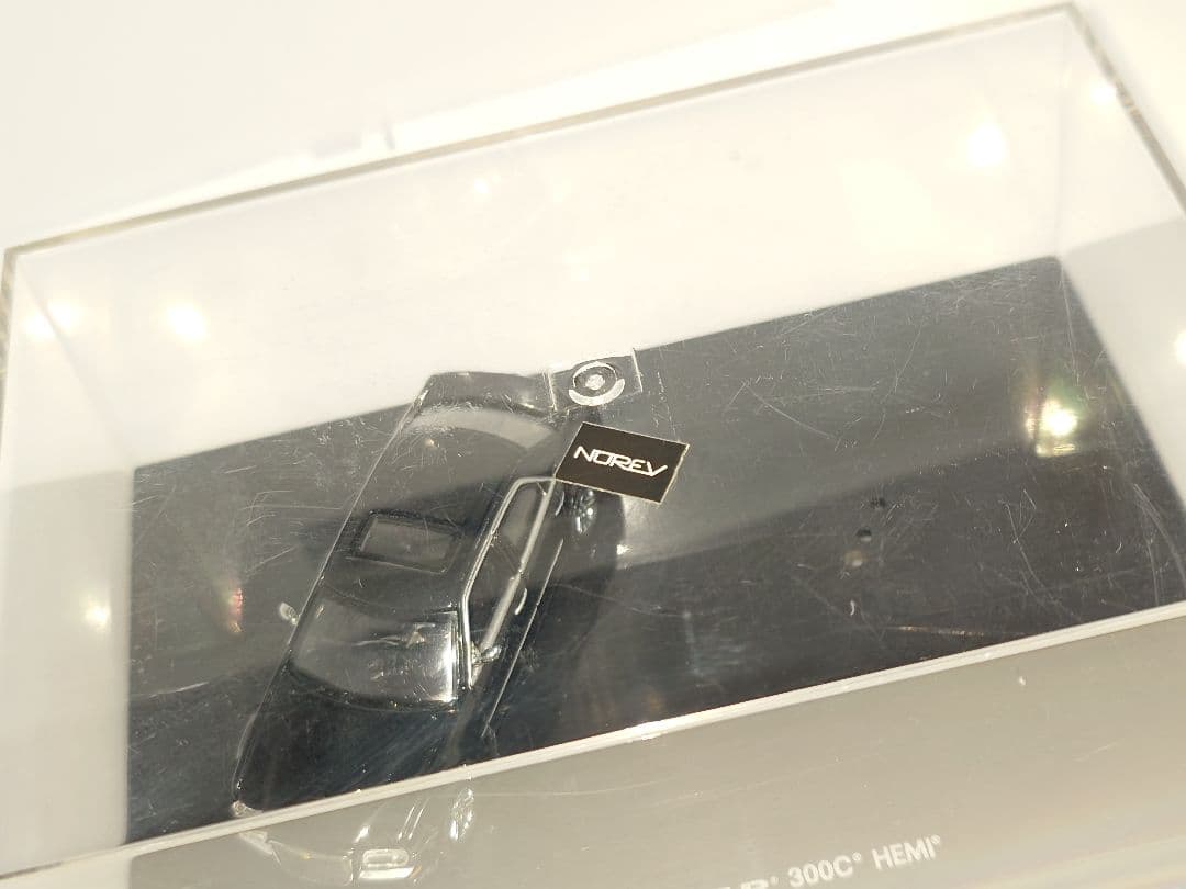 ノレブ クライスラー 300C 1/64 ミニカー ブラック