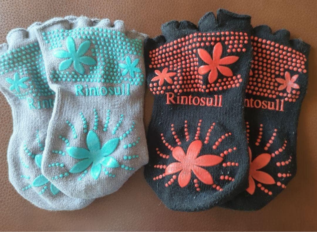 新品未使用　リントスル　ピラティスウェアセット　靴下2足付　ヨガ