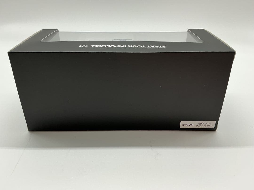 シエンタ ミニカー 1/30スケール　ダイキャスト製　ホワイト