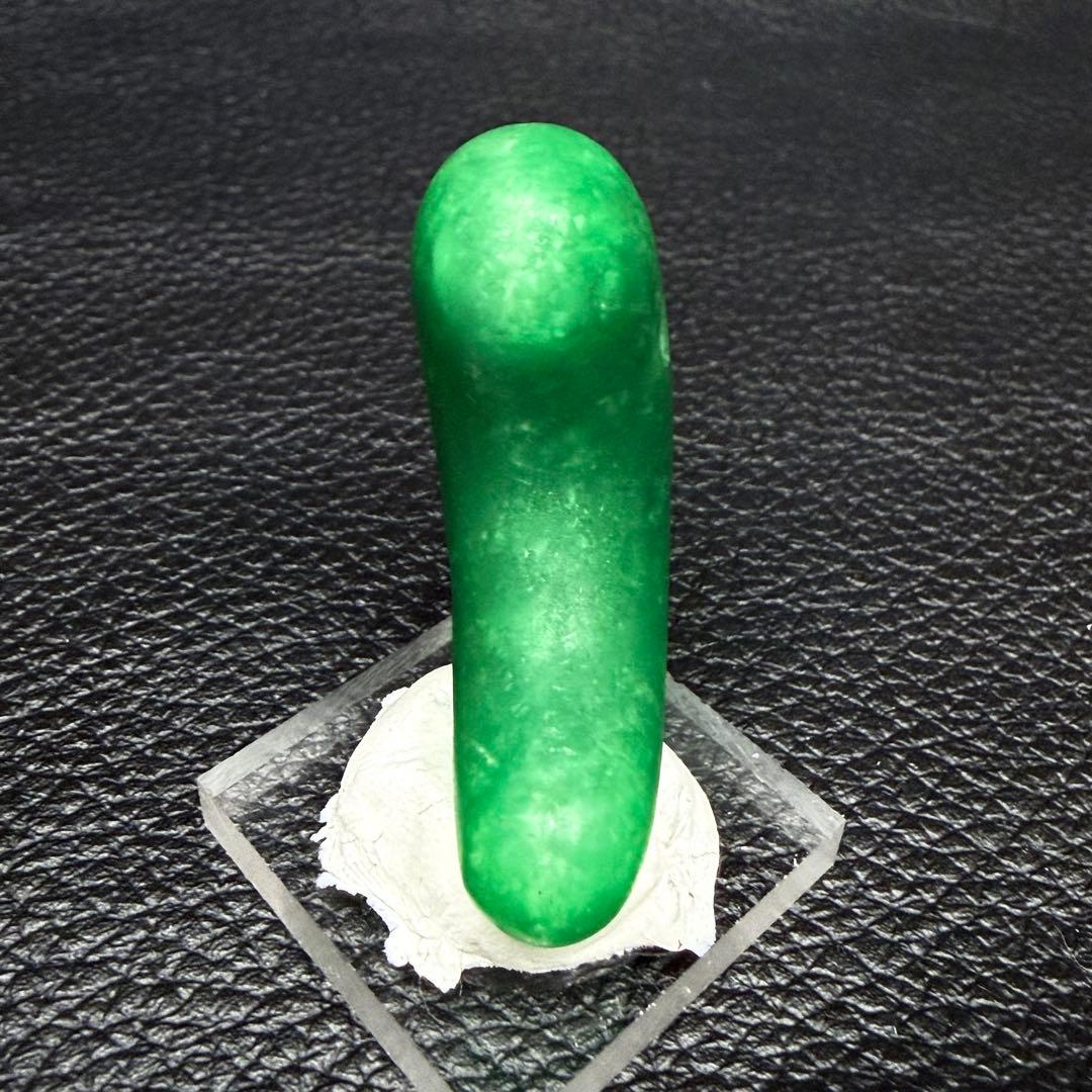 縄文、弥生、硬玉大珠、魔除け石 透明度ある古墳期 ヒスイ硬玉翡翠 勾玉