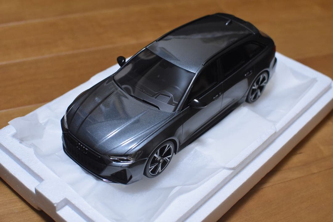 ミニカー Top Speed 1/18 Audi RS6