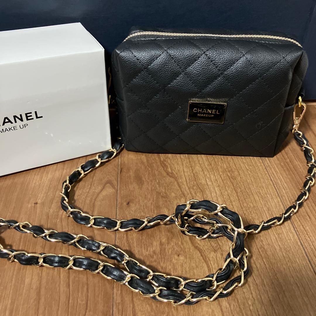 シャネル　ノベルティ　ポーチショルダー　箱付き