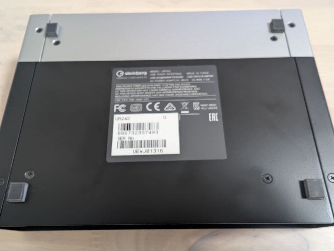 Steinberg UR242 USBオーディオインターフェイス