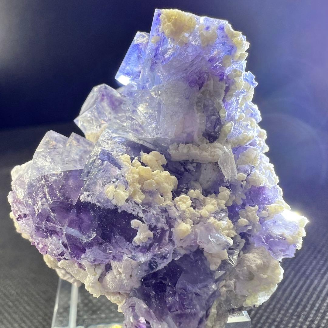 ヤオガンシャン産　パープルグラデーション　母岩付フローライト