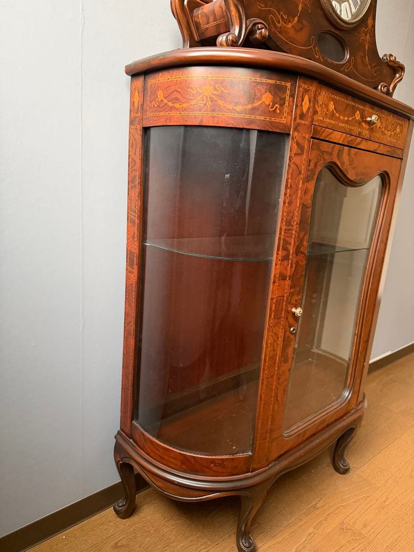 ロココ調　木製キャビネット 時計付き