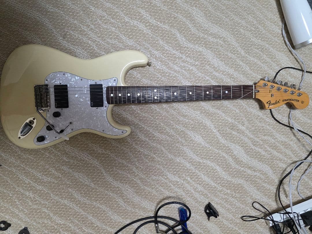 I*5様 激レア！Fender Japan ストラトキャスター EMG81×2