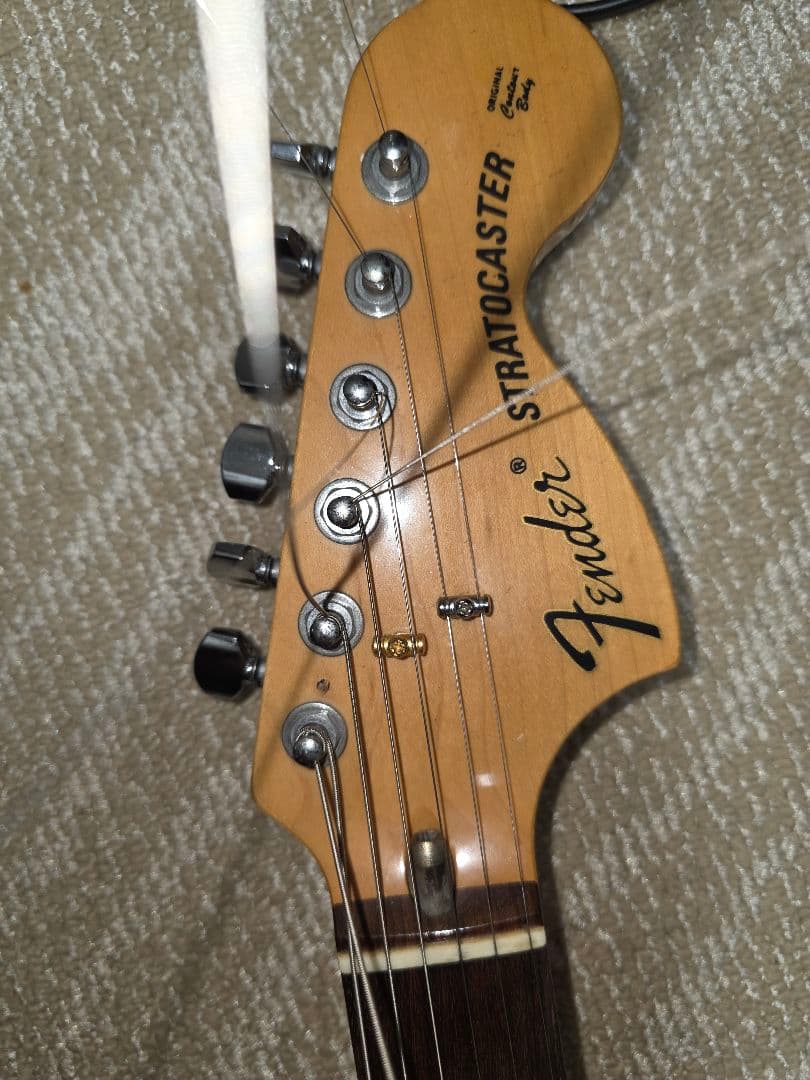 I*5様 激レア！Fender Japan ストラトキャスター EMG81×2