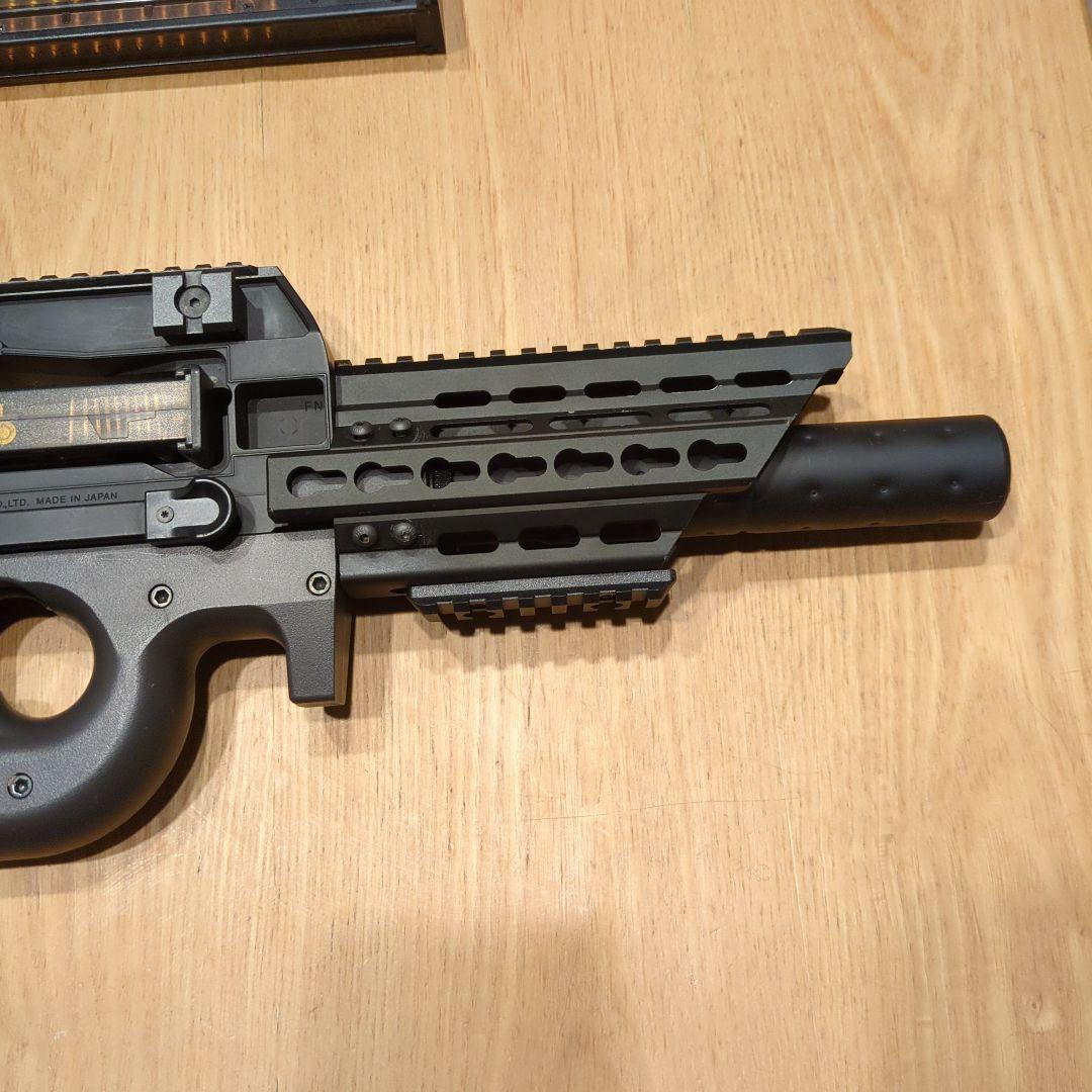 マルイ　P90TR 電動ガン　エアガン ブラック サプレッサー　サイレンサー付き