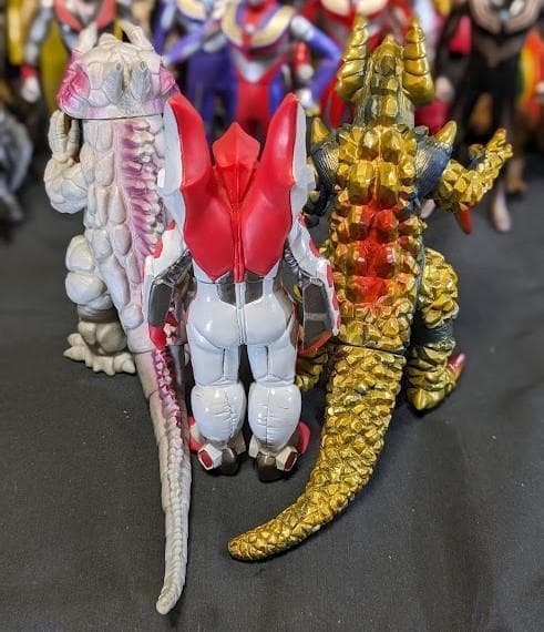 ウルトラマンティガ＆登場怪獣・宇宙人（バンダイ）ソフビフィギュア22体セット＋１