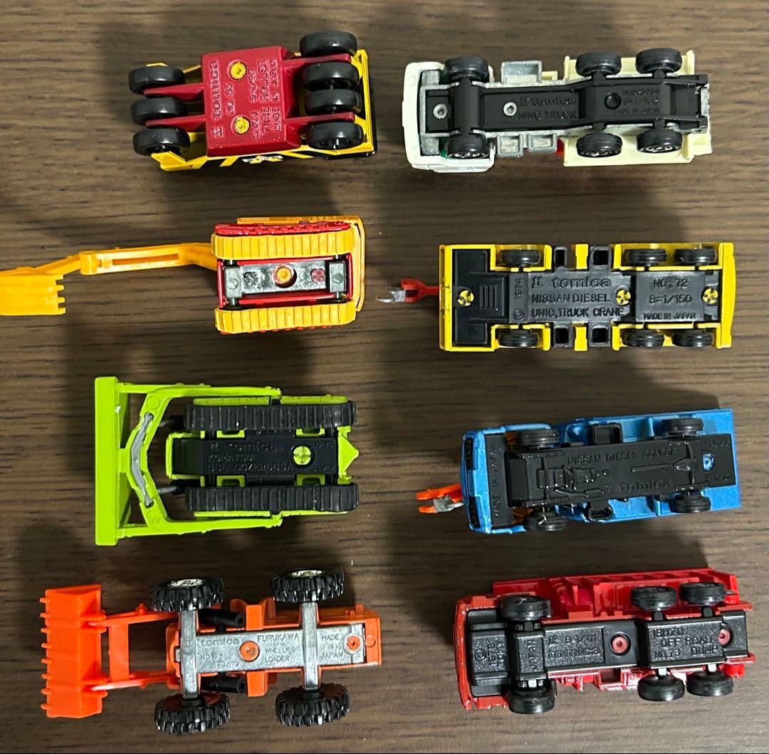 トミカ ギフトセット デラックス建設車セット 工事標識付