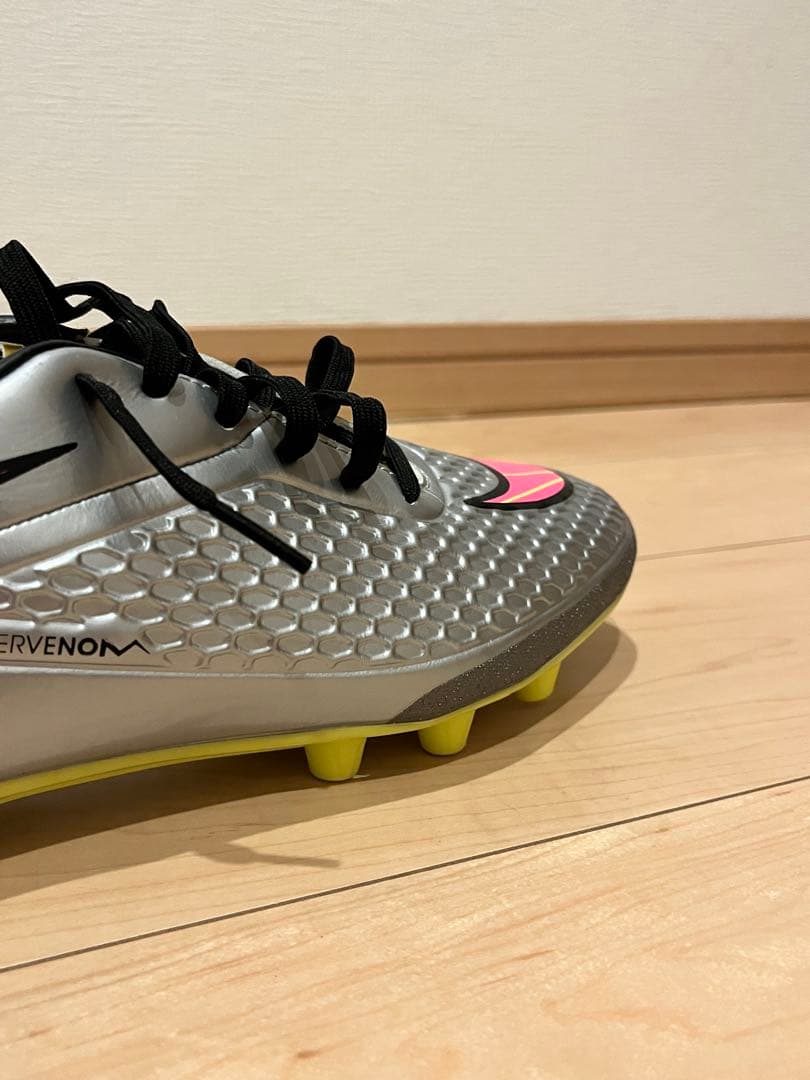 ハイパーヴェノムファントム シルバー