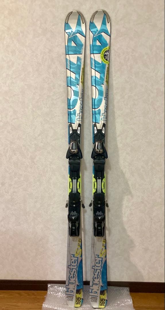 ATOMIC ブルースター 165cm＋ATOMIC XTO10 初中級用