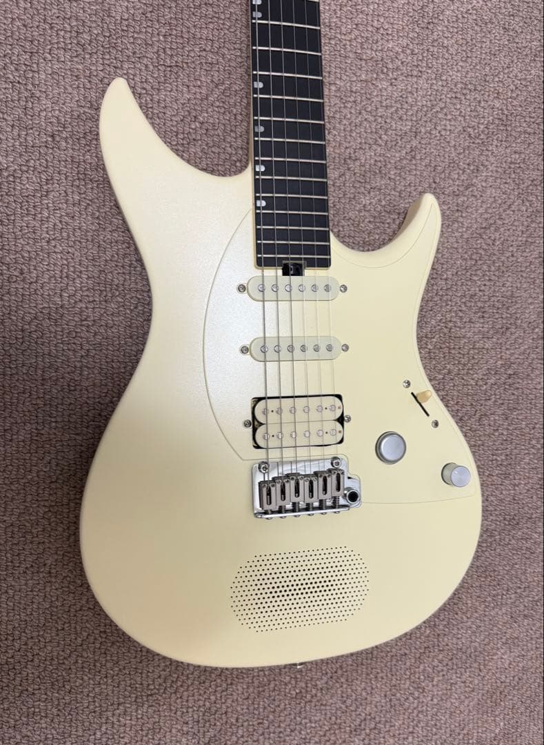 ENYA Inspire  ホワイト　アンプ内蔵エレキギター