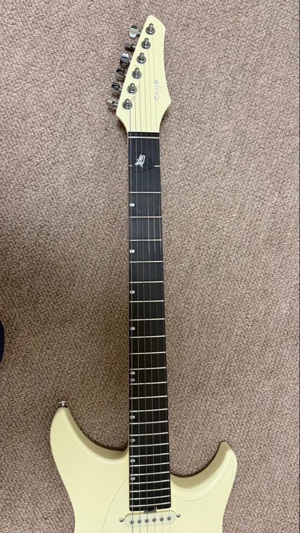 ENYA Inspire  ホワイト　アンプ内蔵エレキギター