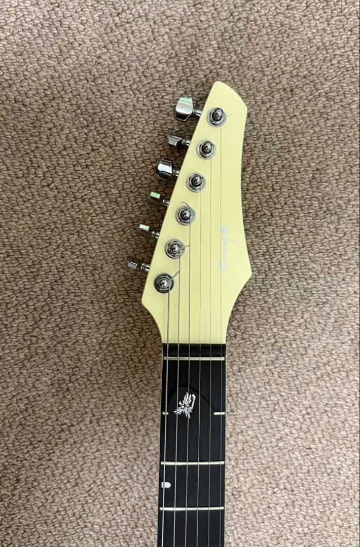 ENYA Inspire  ホワイト　アンプ内蔵エレキギター