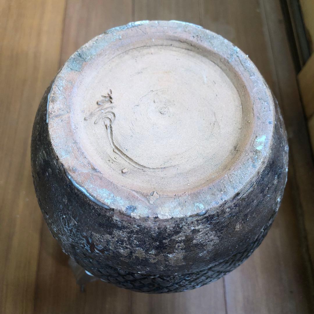 骨董品 青い光が美しい持ち手付き茶色陶器壺 茶道花道水壺 弥生式土器水瓶 作家物