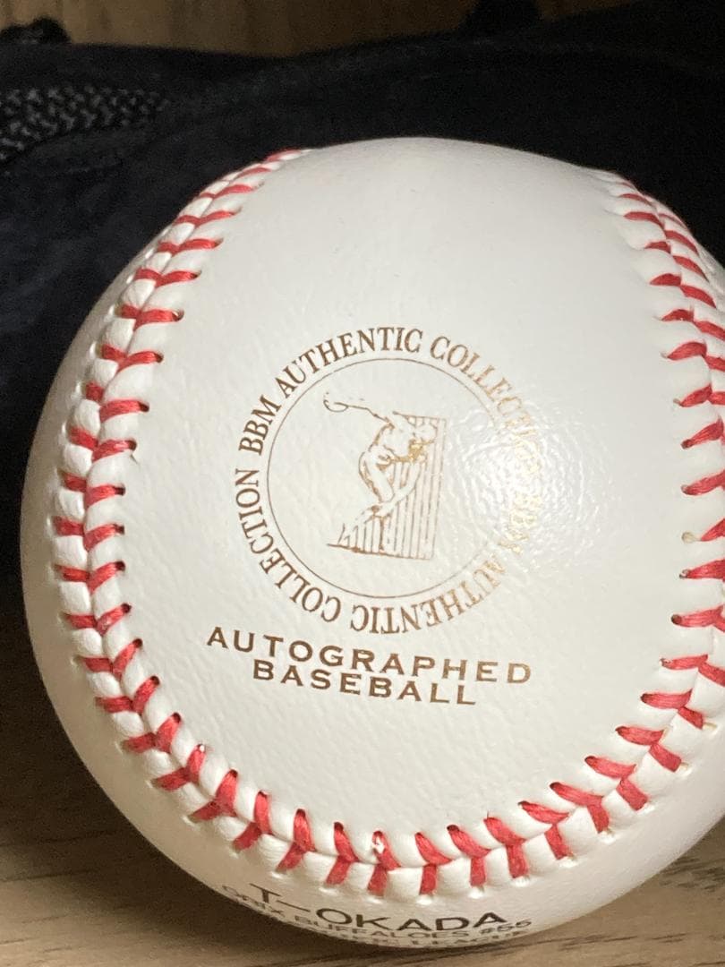 BBM T-岡田 直筆サイン入りボール