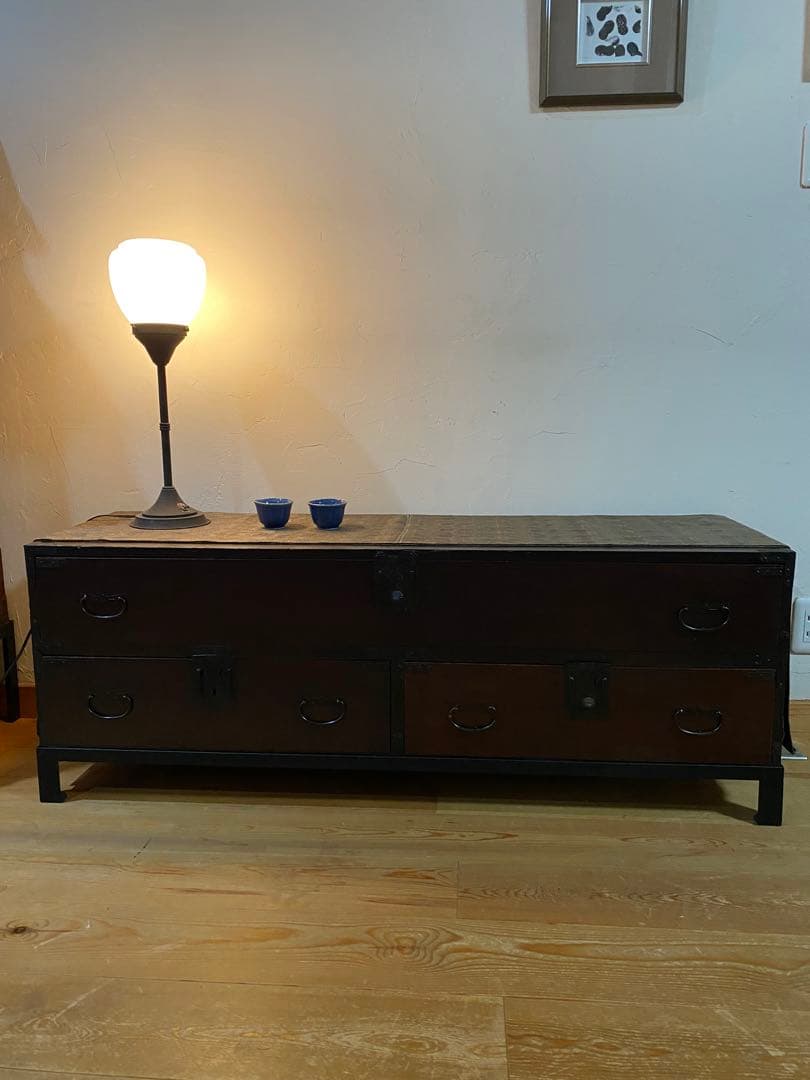 骨董箪笥　刀箪笥　アンティークチェスト　鉄足付き