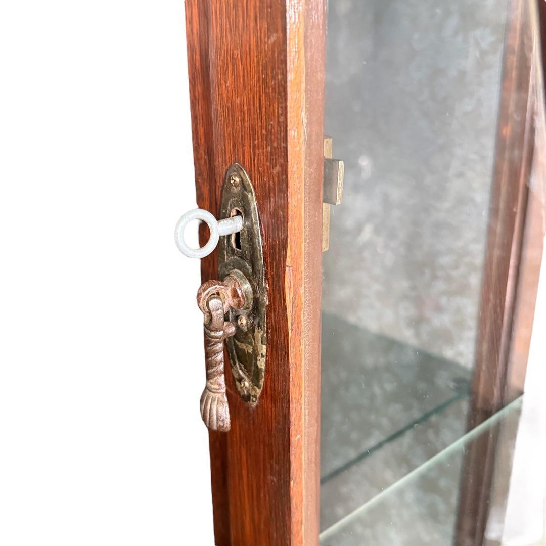 HR765 アンティーク　キュリオケース　英国　鍵付き　３面彩光　猫脚