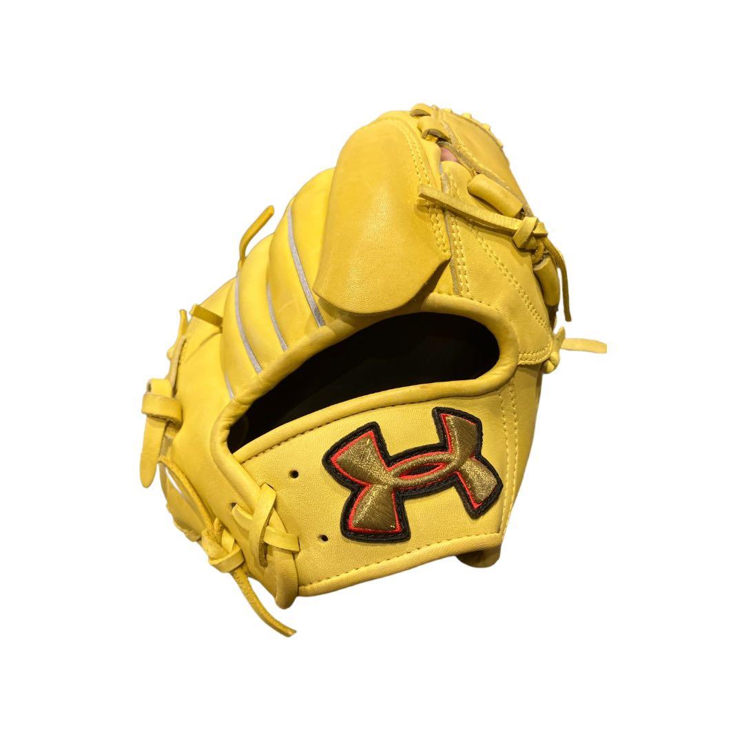 【極美品】アンダーアーマー　一般軟式　投手用