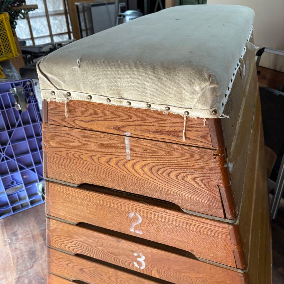 梱包設置込　跳び箱　跳箱　木製　学校　８段　レトロ　アンティーク　教育用