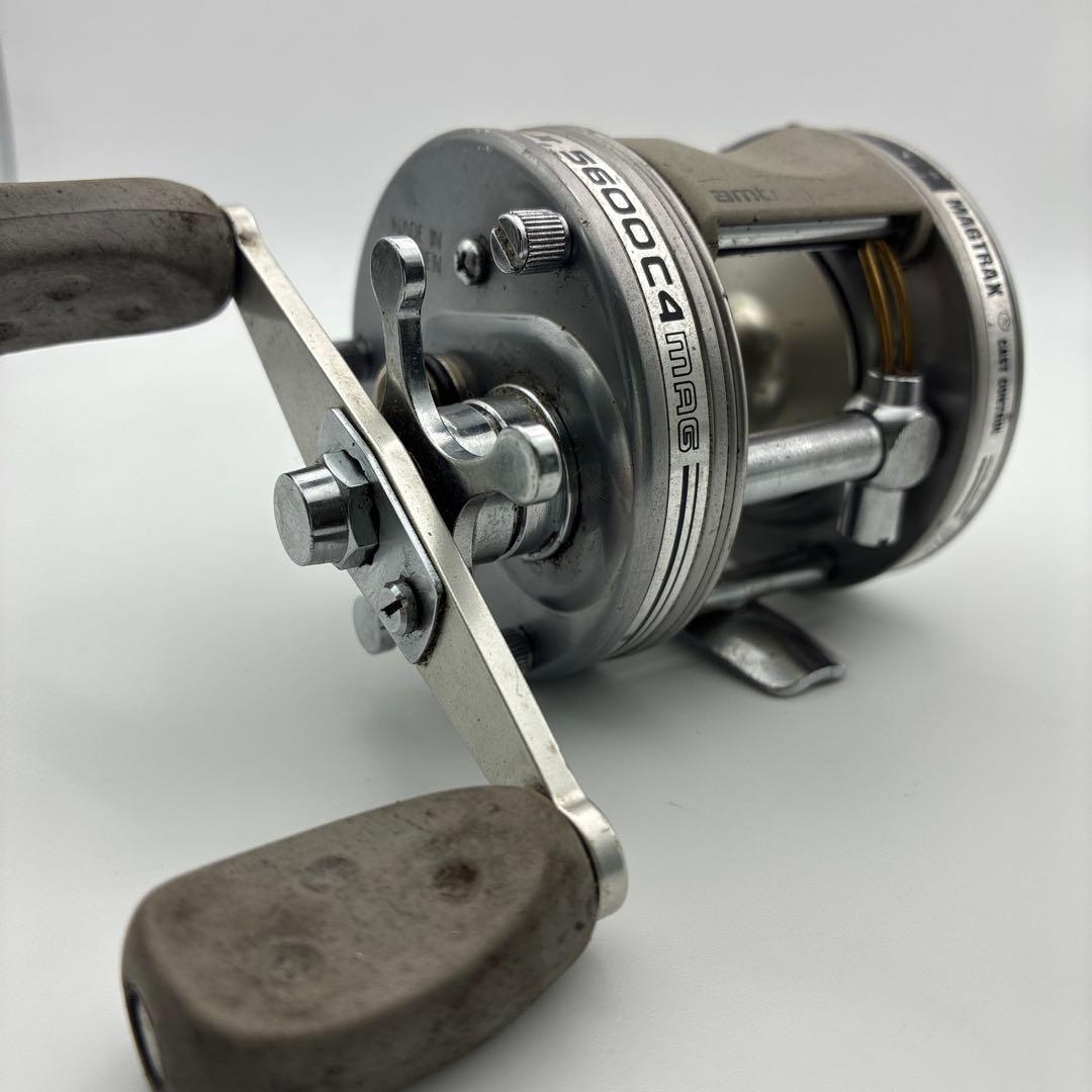 ジャンク ABU 5600C 割れ 部品欠損 あり