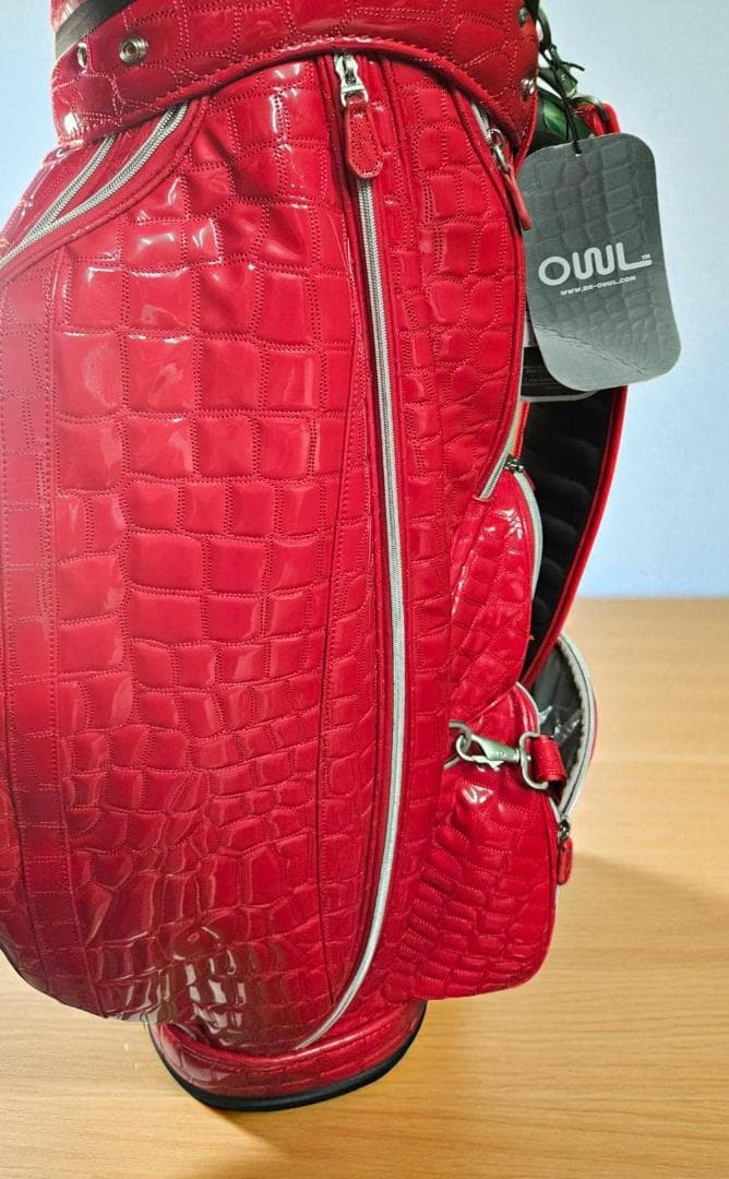 送料無料/新品未使用　OWL エナメル高級ワニ柄型押しゴルフバッグ レッド