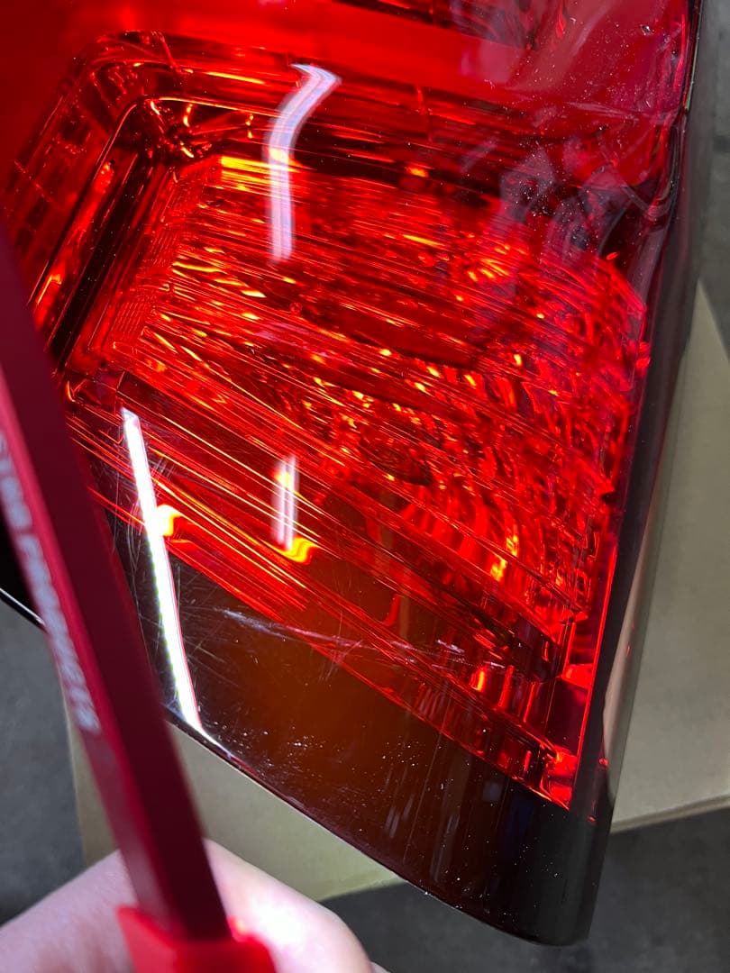 デリカD5 右純正LEDテールランプAssy