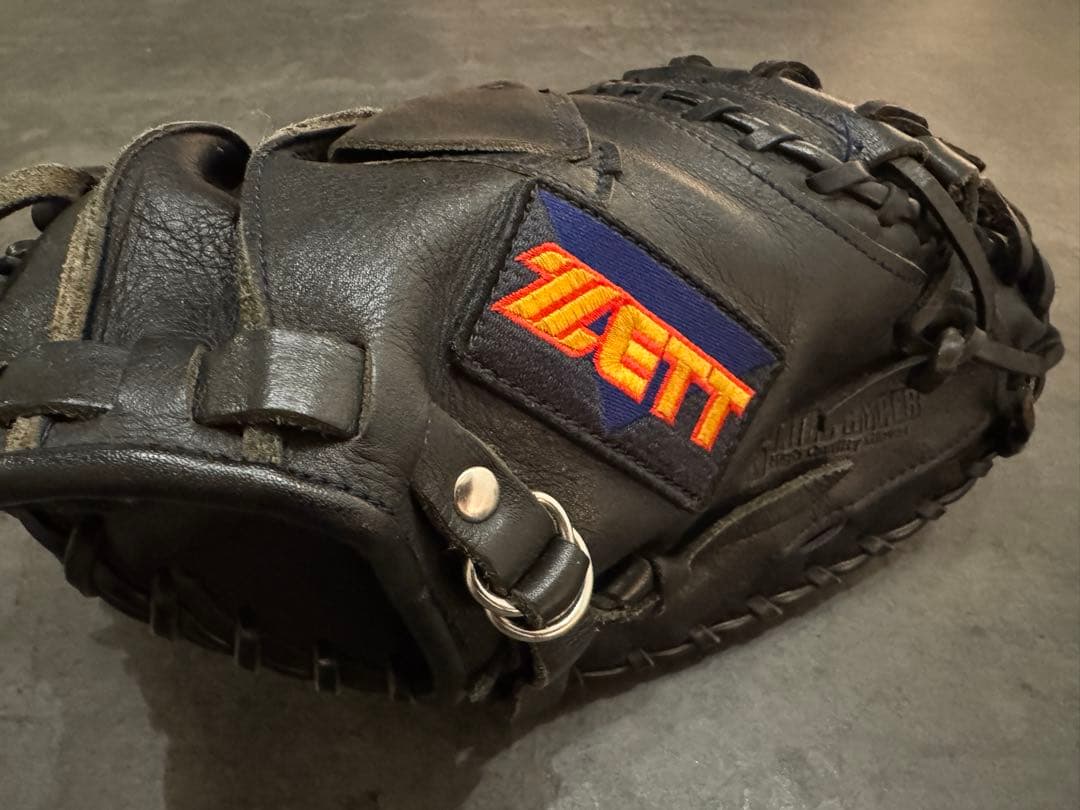 ZETT製 / レザー/キャッチャーミット&グローブセット