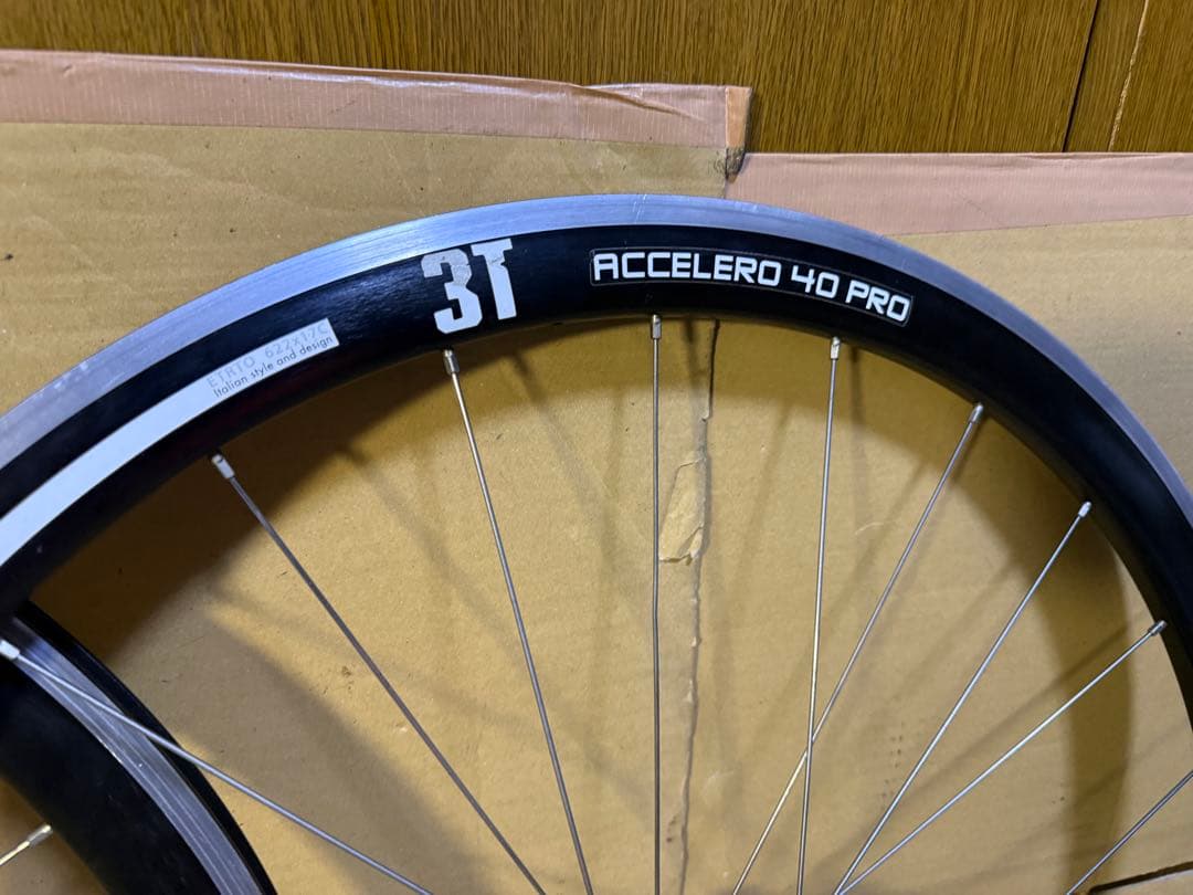 3T ACCELERO 40 PRO クリンチャー前後セット