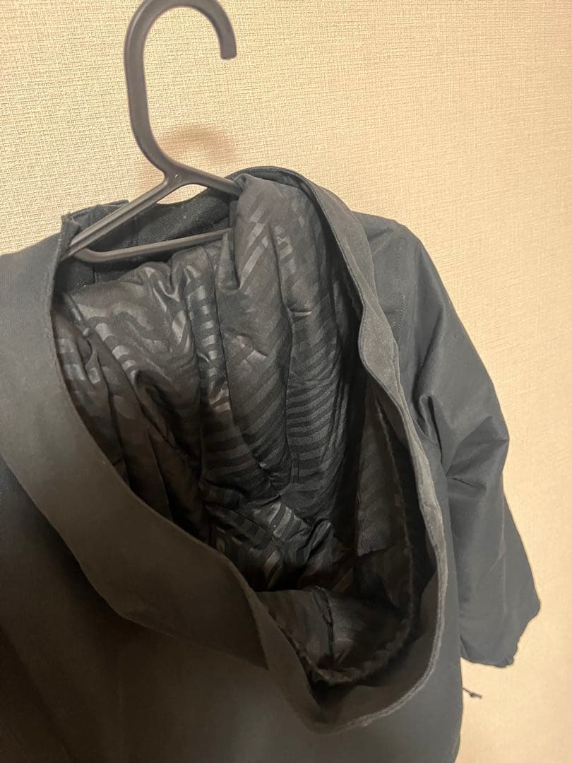 お値下げ‼️Volcom フード付き黒スノーボードジャケット