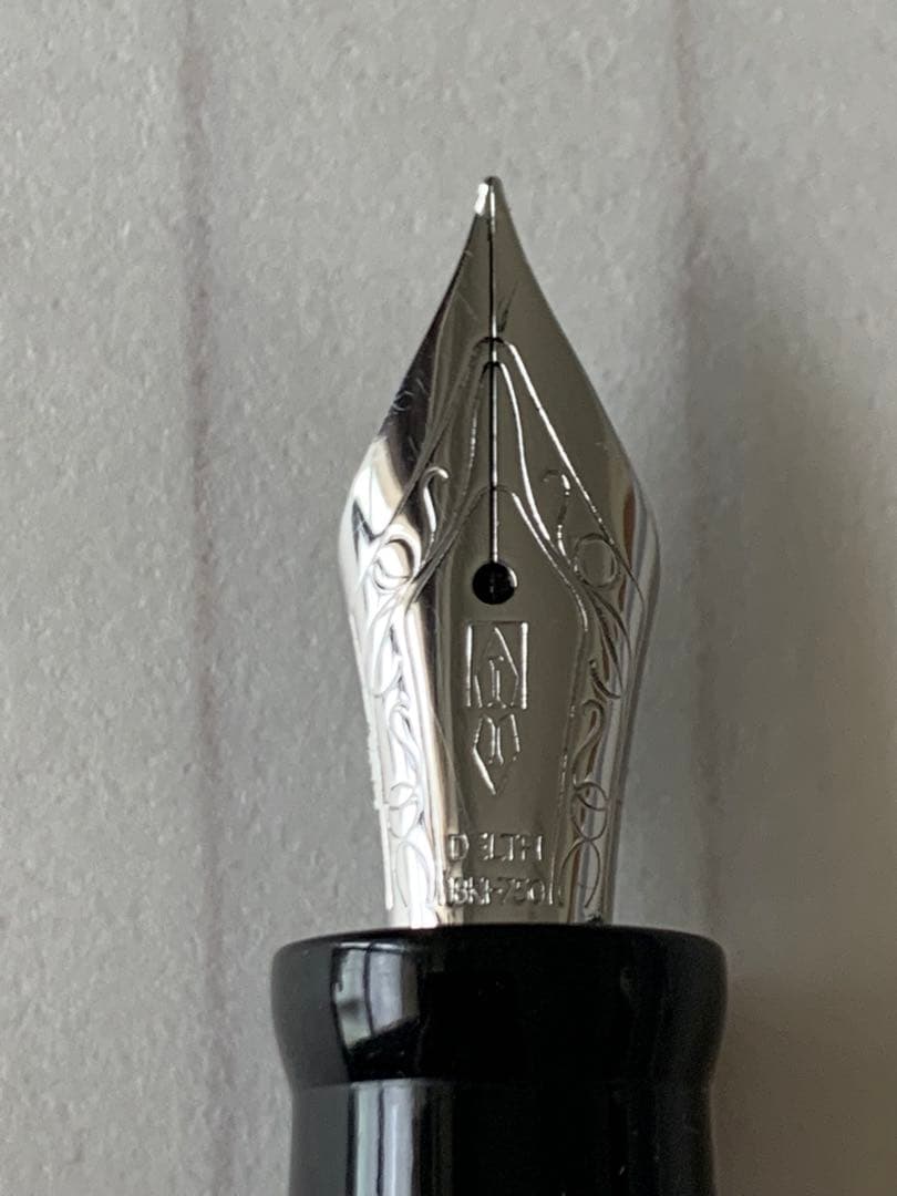 Delta（デルタ） 限定 シルバー 万年筆 18K