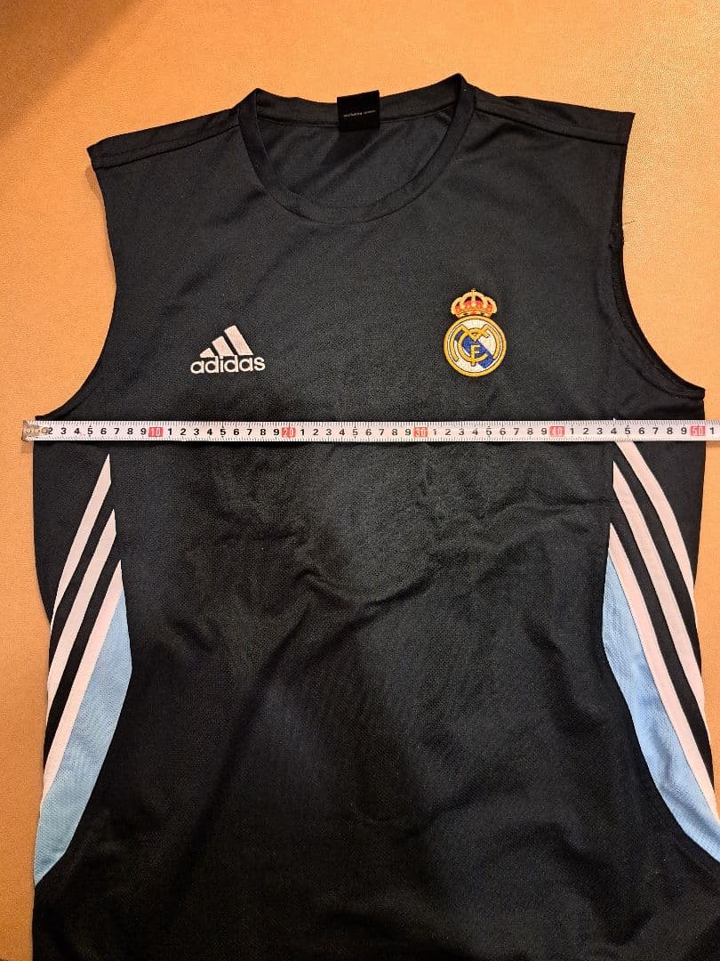 adidas レアル・マドリード ノースリーブ練習着 サイズO