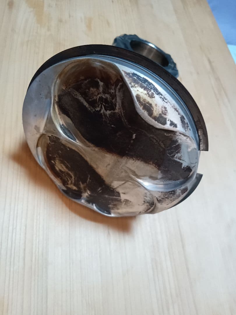 【超貴重品】 フェラーリ F1 2001 Tipo50 ピストン&コンロッド