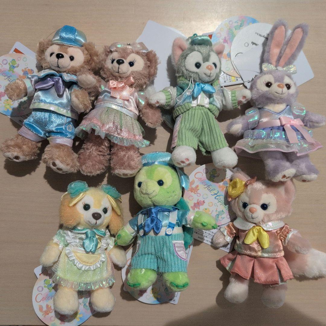 新品　ダッフィー & フレンズ ぬいぐるみバッジ　カラフルハピネス　２０周年