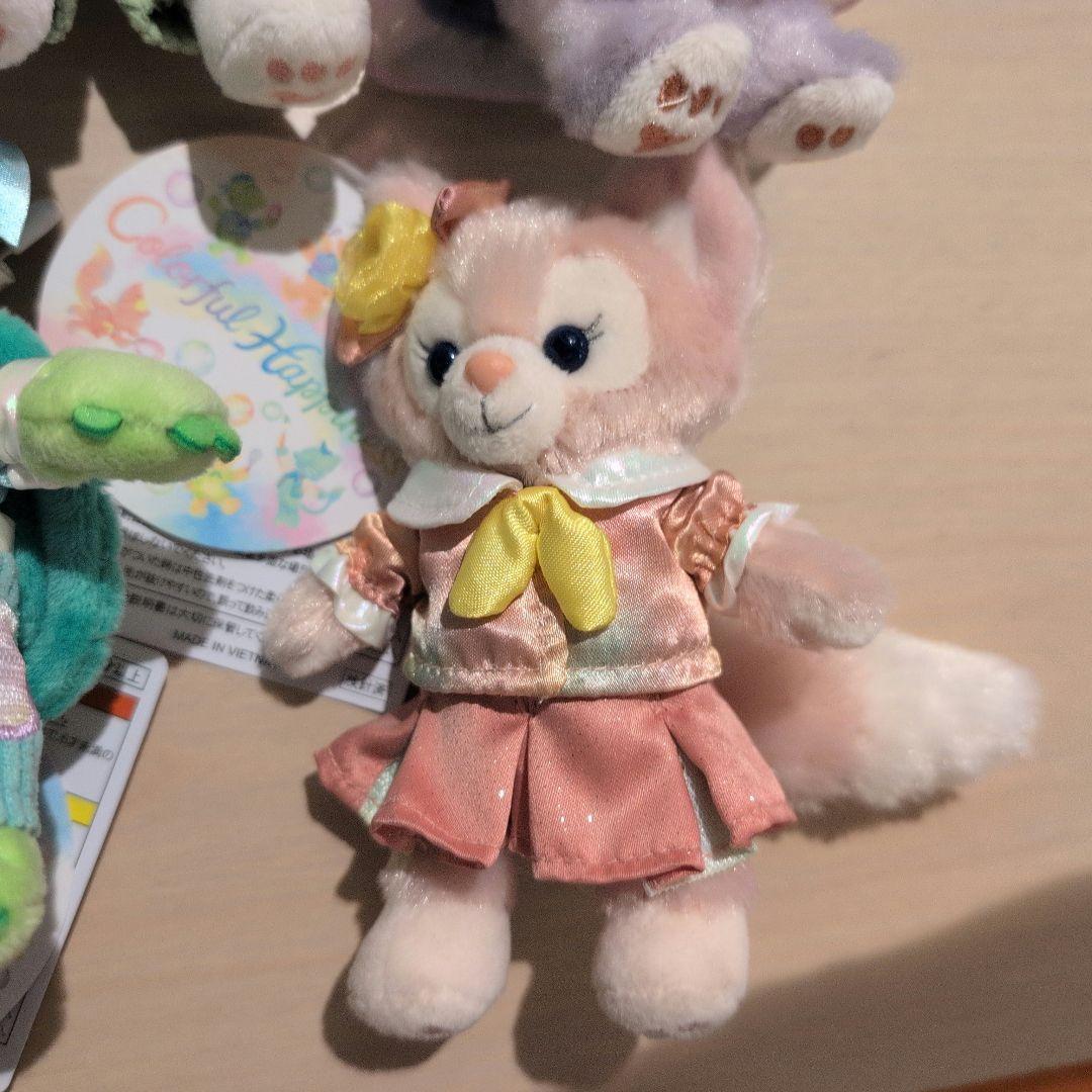 新品　ダッフィー & フレンズ ぬいぐるみバッジ　カラフルハピネス　２０周年