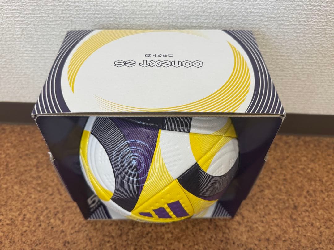 アディダス　コネクト25【2025 FIFA主要大会 公式試合球】