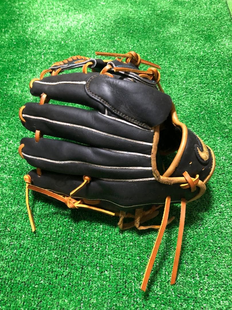 NIKEシグニチャー軟式M18ピッチャー用