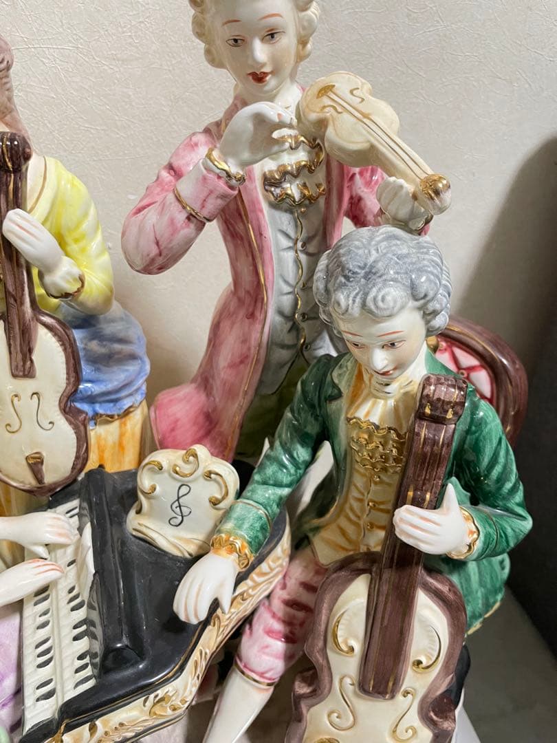 インテリア置物　陶器人形　カポティモンテ製 全長約40センチ