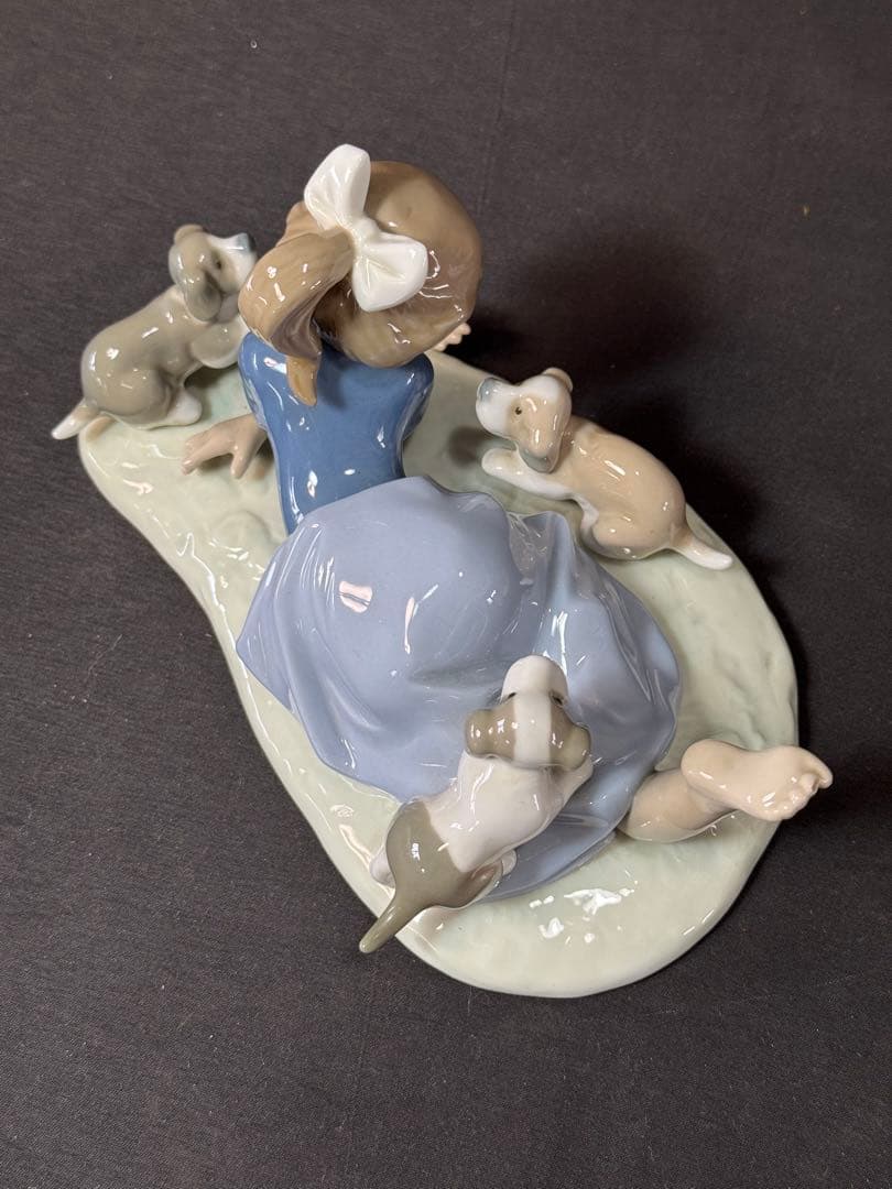 H82 送料無料　リヤドロ　LLADRO　みんなで遊びましょう　少女と仔犬