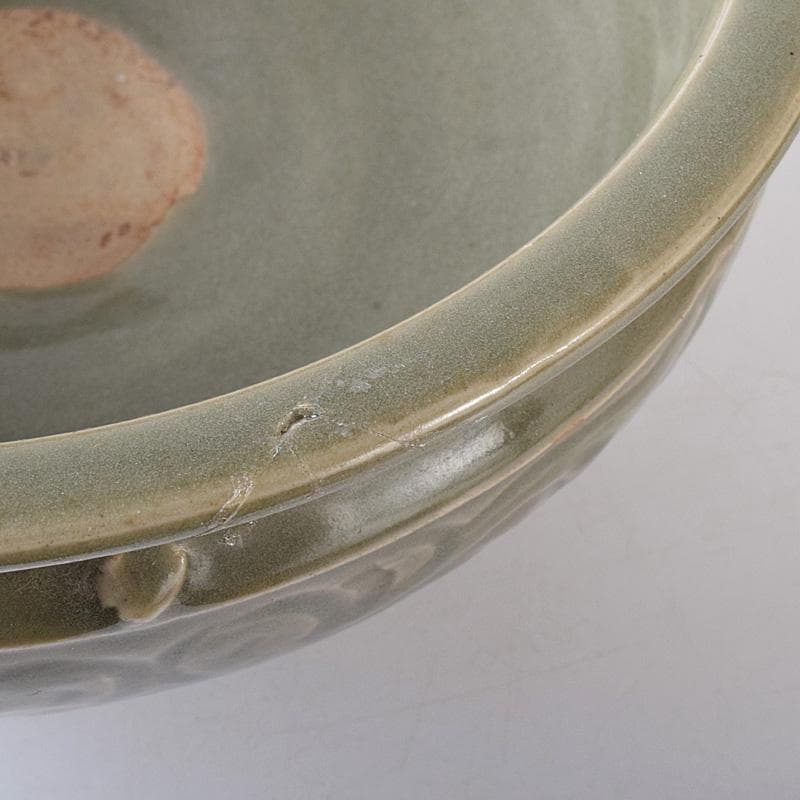 中国　龍泉窯　青磁　花文　三つ足大香炉　M　R8769